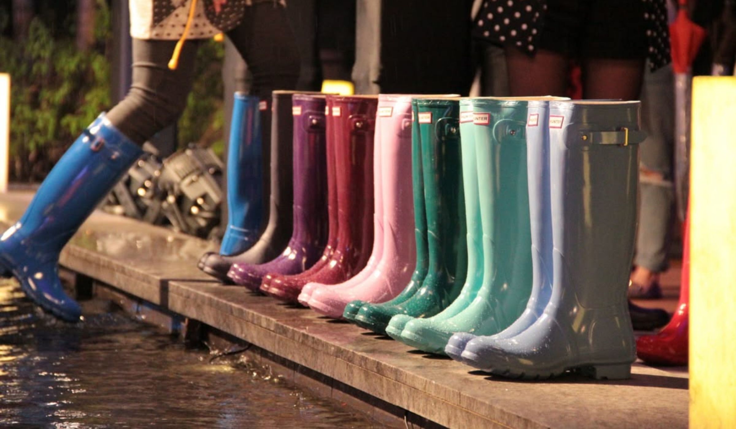 How to Choose the Right Rain Boot Manufacturer for Your Business